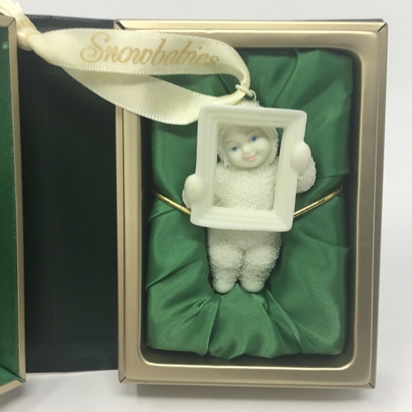 Snowbabies Mini Ornament “Pretty As a Picture” from 2000 - Picture 2 of 7